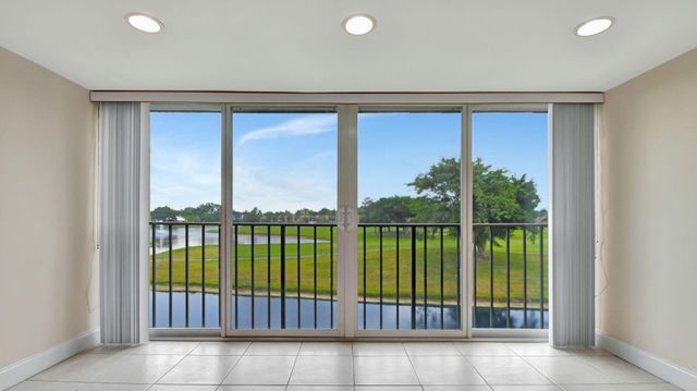 4539 Luxemburg Court 304, Lake Worth, FL 33467