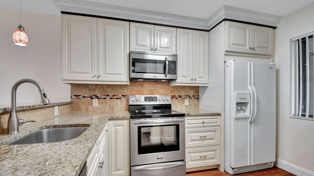 4539 Luxemburg Court 304, Lake Worth, FL 33467