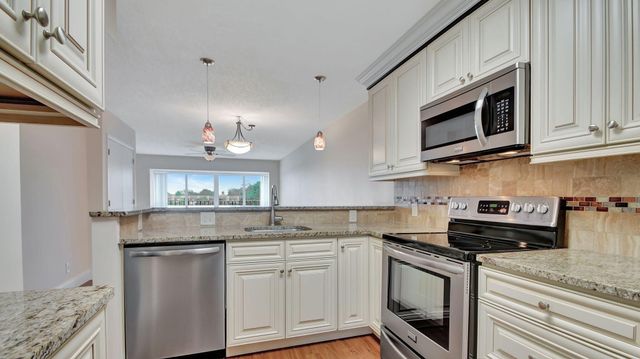 4539 Luxemburg Court 304, Lake Worth, FL 33467