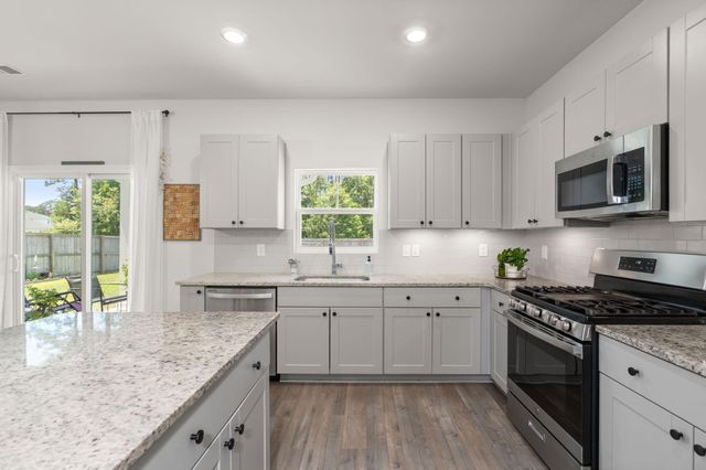 287 Firewheel Court, Summerville, SC 29486