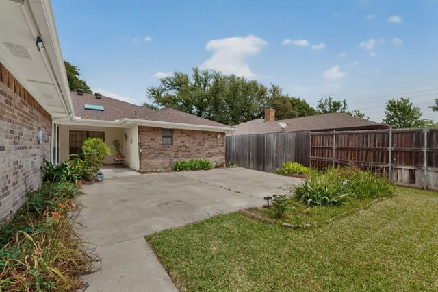 1604 Meadowgate Drive, Richardson, TX 75081