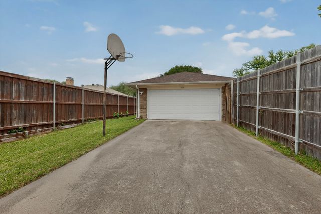 1604 Meadowgate Drive, Richardson, TX 75081