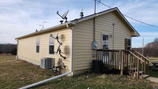 15571 154th Rd, Mayetta, KS 66509