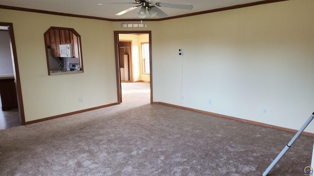 15571 154th Rd, Mayetta, KS 66509