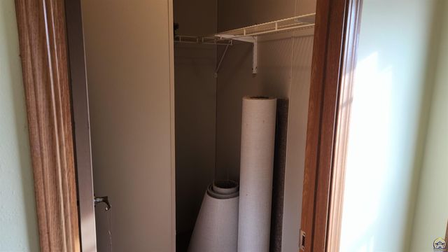 15571 154th Rd, Mayetta, KS 66509