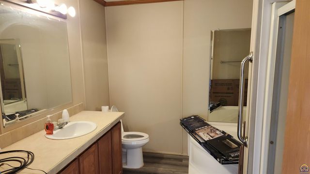 15571 154th Rd, Mayetta, KS 66509