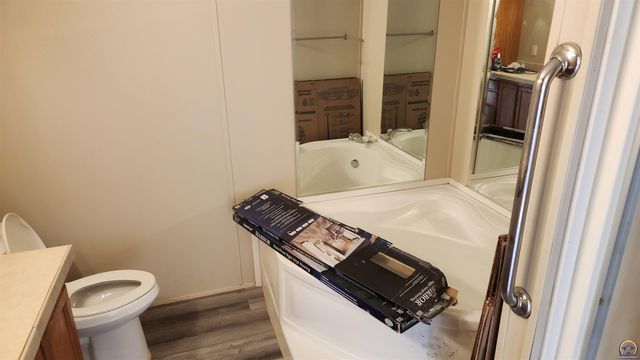 15571 154th Rd, Mayetta, KS 66509