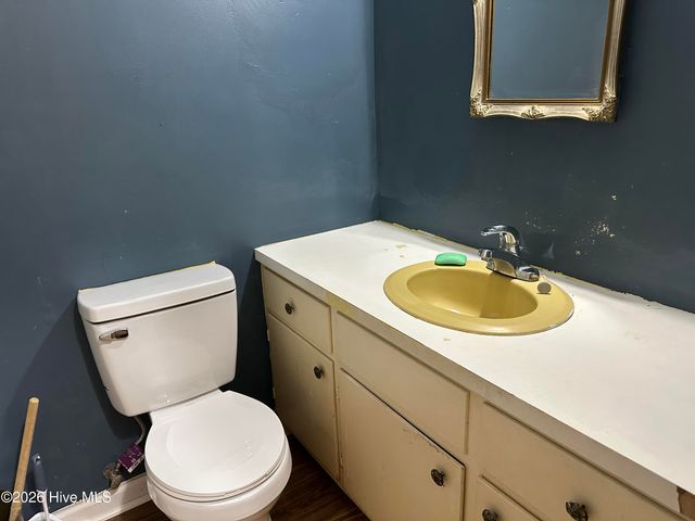 221 E Lewis Street, Whiteville, NC 28472