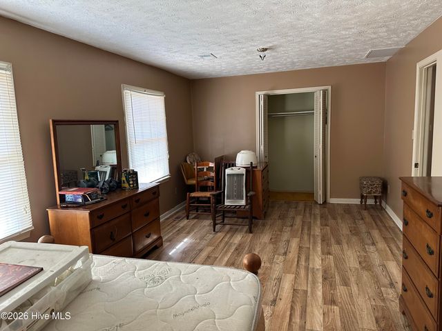 221 E Lewis Street, Whiteville, NC 28472