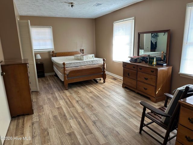 221 E Lewis Street, Whiteville, NC 28472