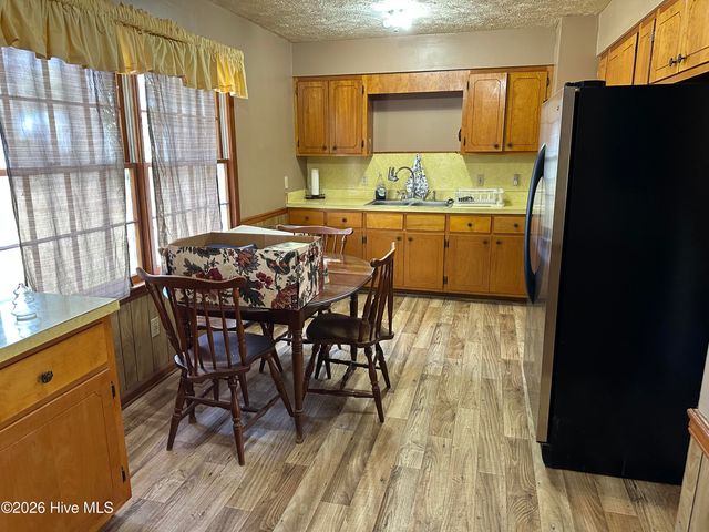 221 E Lewis Street, Whiteville, NC 28472