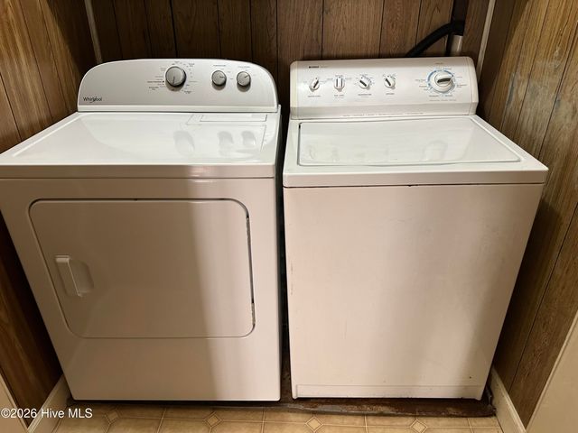 221 E Lewis Street, Whiteville, NC 28472