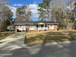 221 E Lewis Street, Whiteville, NC 28472