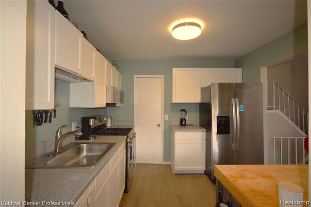 1141 Pine Ridge Court, Rochester Hills, MI 48306