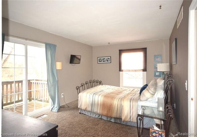 1141 Pine Ridge Court, Rochester Hills, MI 48306