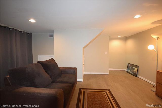 1141 Pine Ridge Court, Rochester Hills, MI 48306