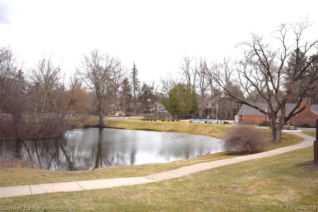 1141 Pine Ridge Court, Rochester Hills, MI 48306