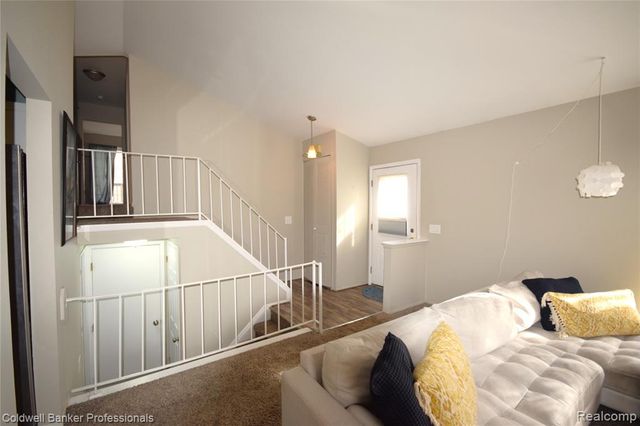 1141 Pine Ridge Court, Rochester Hills, MI 48306