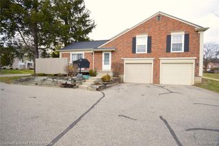 1141 Pine Ridge Court, Rochester Hills, MI 48306