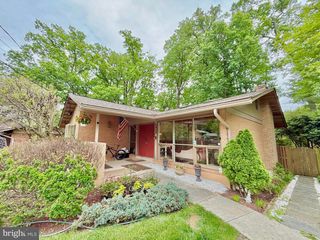 6424 HOLLINS DR, Bethesda, MD 20817