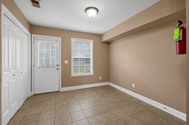 2287 McCormick Ln Apt I, Clarksville, TN 37040