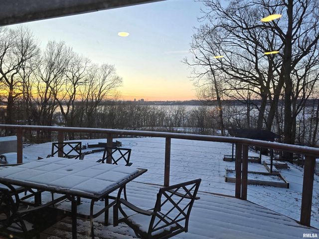 2208 N MAIN Street, East Peoria, IL 61611