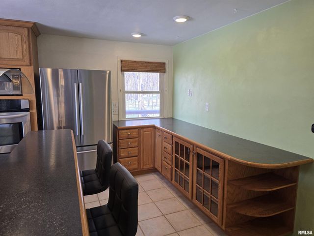 2208 N MAIN Street, East Peoria, IL 61611