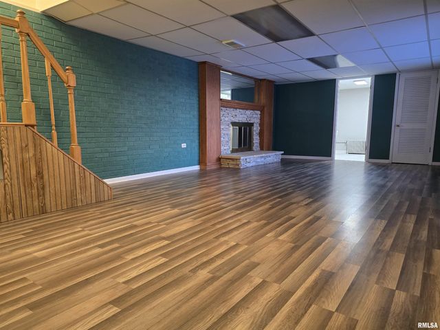 2208 N MAIN Street, East Peoria, IL 61611