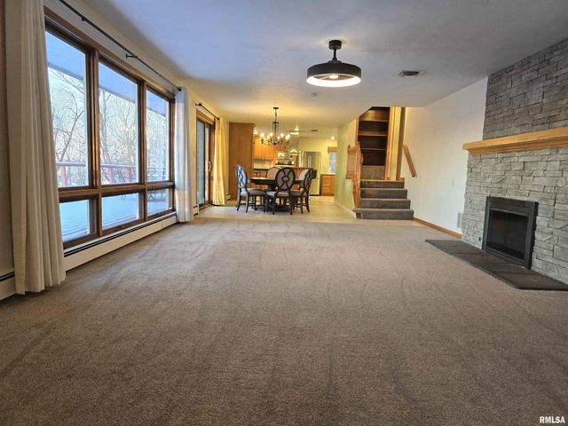 2208 N MAIN Street, East Peoria, IL 61611