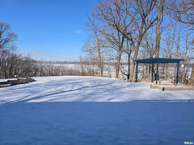 2208 N MAIN Street, East Peoria, IL 61611