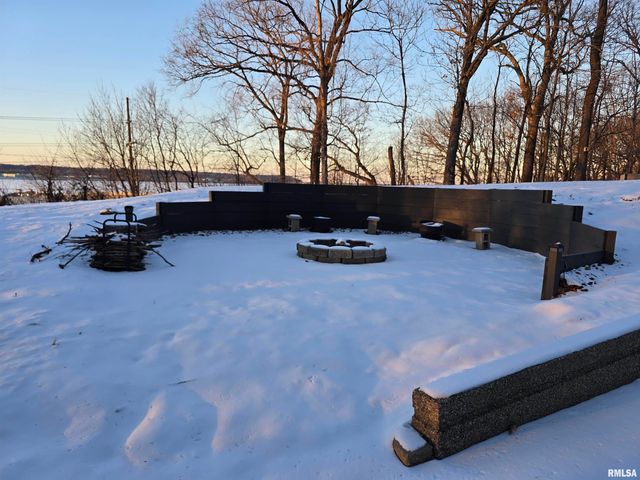 2208 N MAIN Street, East Peoria, IL 61611