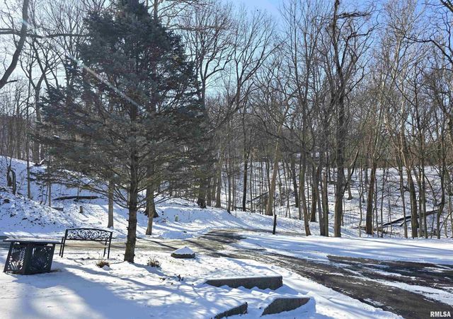 2208 N MAIN Street, East Peoria, IL 61611