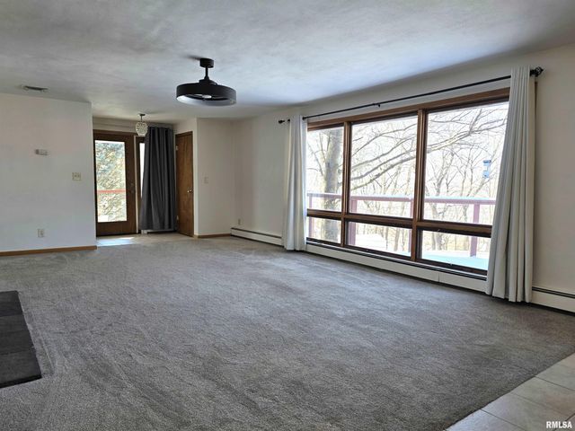 2208 N MAIN Street, East Peoria, IL 61611