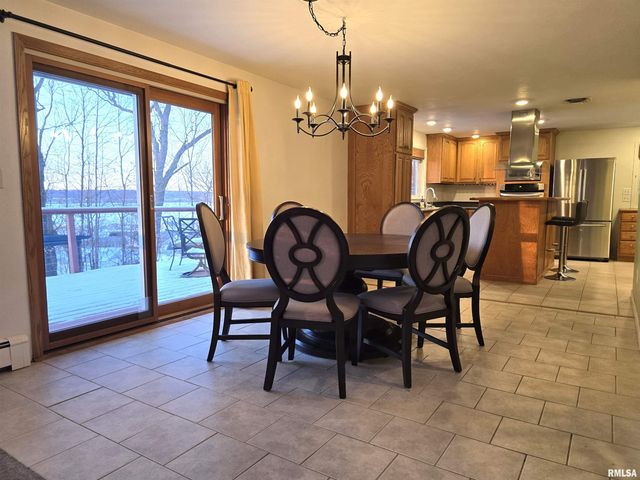 2208 N MAIN Street, East Peoria, IL 61611