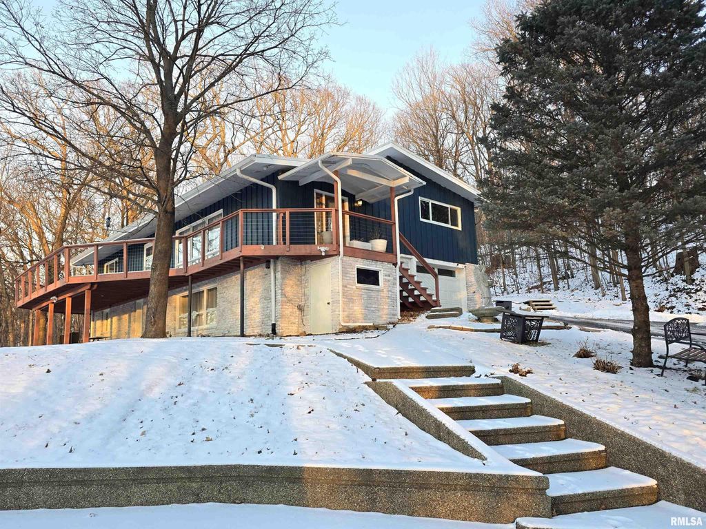 2208 N MAIN Street, East Peoria, IL 61611