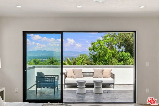 4949 Bilmoor Avenue, Tarzana (los Angeles), CA 91356