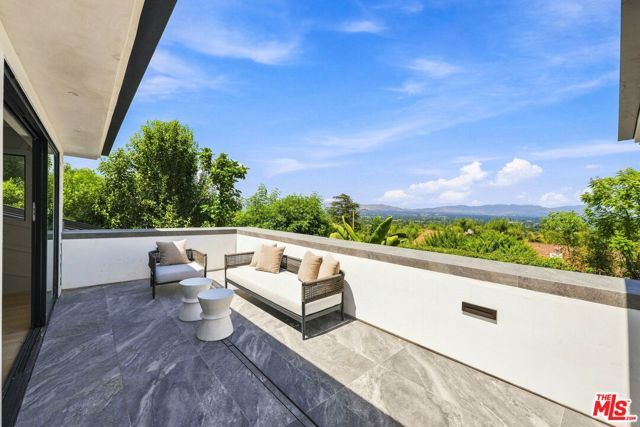 4949 Bilmoor Avenue, Tarzana (los Angeles), CA 91356
