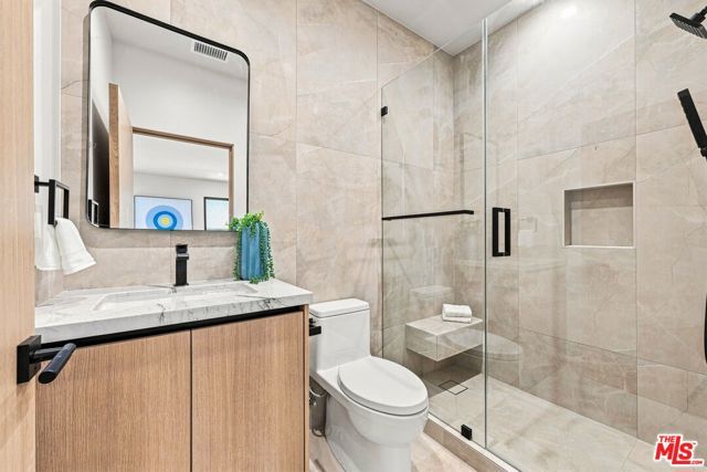 4949 Bilmoor Avenue, Tarzana (los Angeles), CA 91356