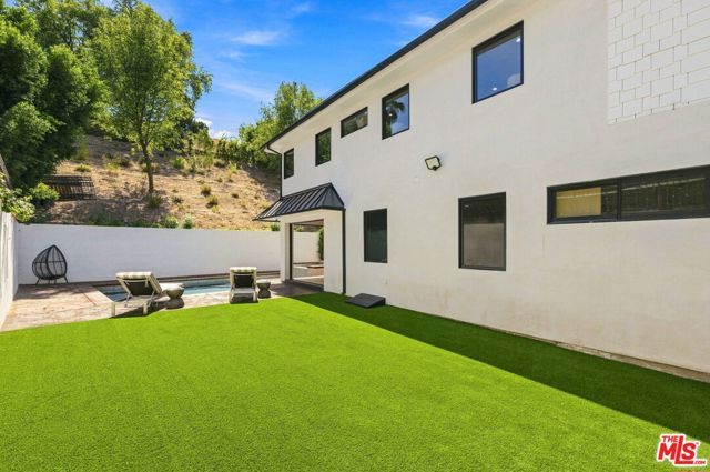 4949 Bilmoor Avenue, Tarzana (los Angeles), CA 91356