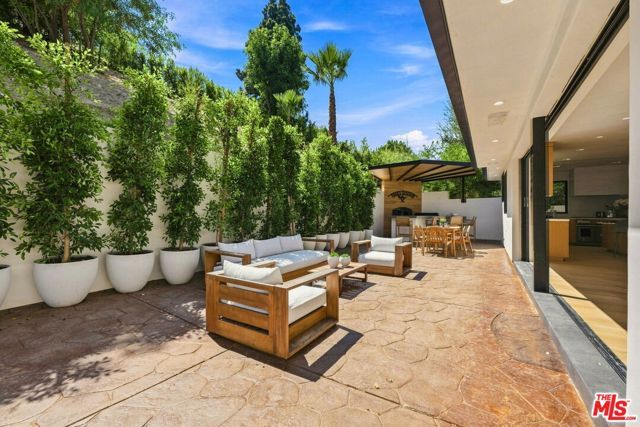 4949 Bilmoor Avenue, Tarzana (los Angeles), CA 91356
