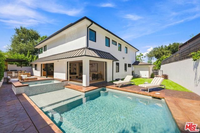 4949 Bilmoor Avenue, Tarzana (los Angeles), CA 91356