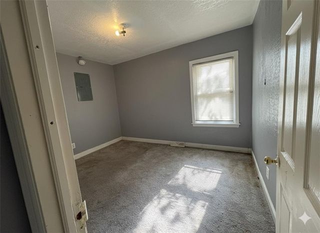 445 N Quincy Avenue, Kansas City, MO 64123