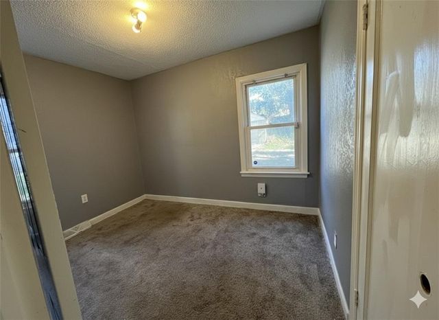 445 N Quincy Avenue, Kansas City, MO 64123