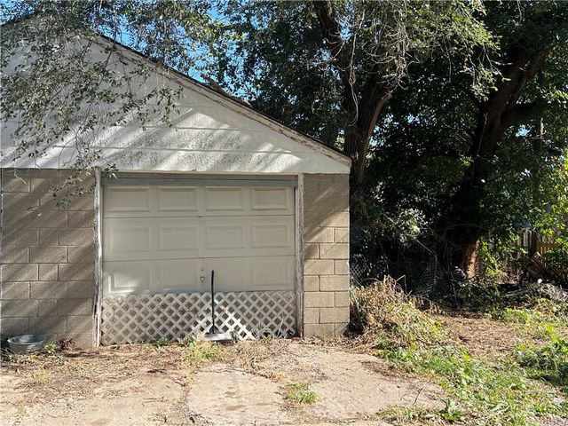 445 N Quincy Avenue, Kansas City, MO 64123