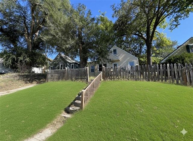 445 N Quincy Avenue, Kansas City, MO 64123