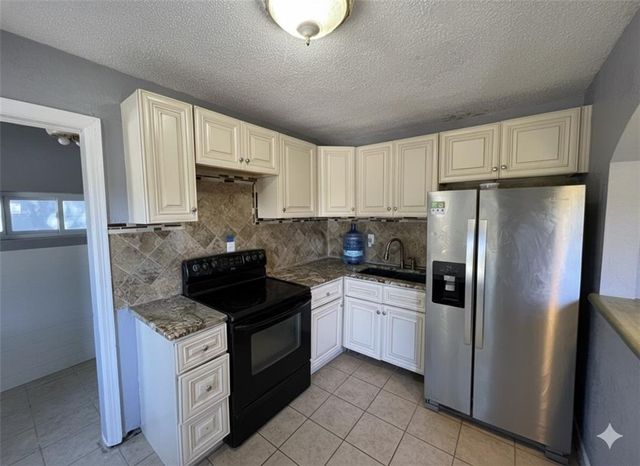 445 N Quincy Avenue, Kansas City, MO 64123