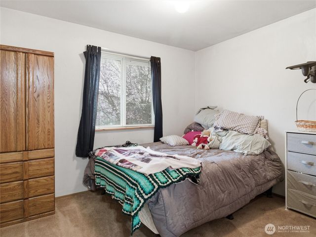 304 5th Avenue NW, Algona, WA 98001