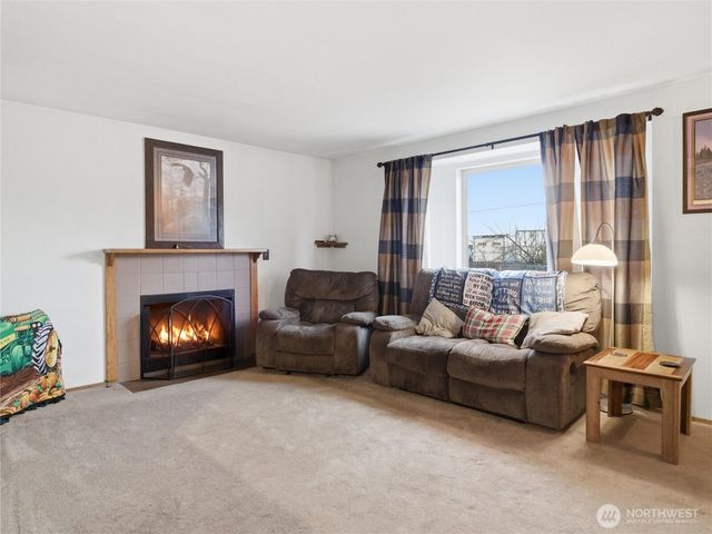 304 5th Avenue NW, Algona, WA 98001