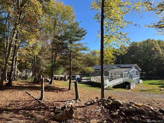 20 Patrick Drive, Bloomingburg, NY 12721