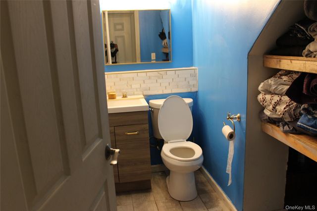 20 Patrick Drive, Bloomingburg, NY 12721